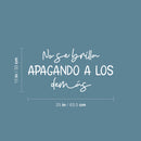 Vinyl Wall Art Decal - No Se Brilla Apagando A Los Demás / You Don't Shine By Shadowing Others - 13" x 25" - Optimistic Spanish Quote Sticker For Home School Office Coffee Shop Decor 4