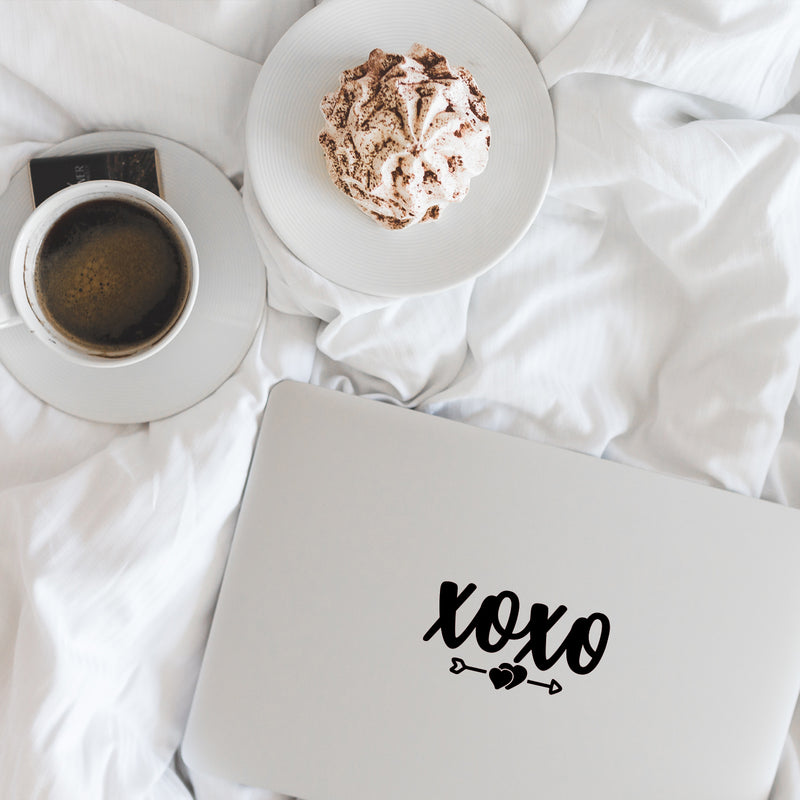 Vinyl Wall Art Decal - XOXO - 3" x 6" - Trendy Kisses & Hugs Quote Heart Design Sticker For Bedroom Mirror Notebooks Laptops Mugs Thermos Cars Bumper Valentine's Day Decor 3